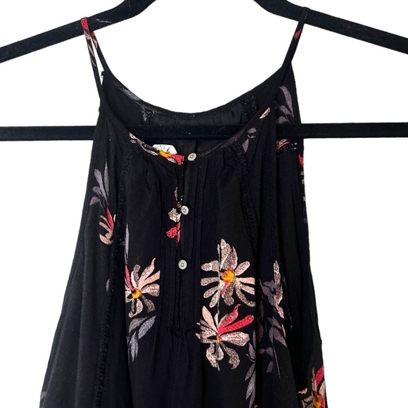 Gentle Fawn Women's Floral Dress - Picture 5 of 8